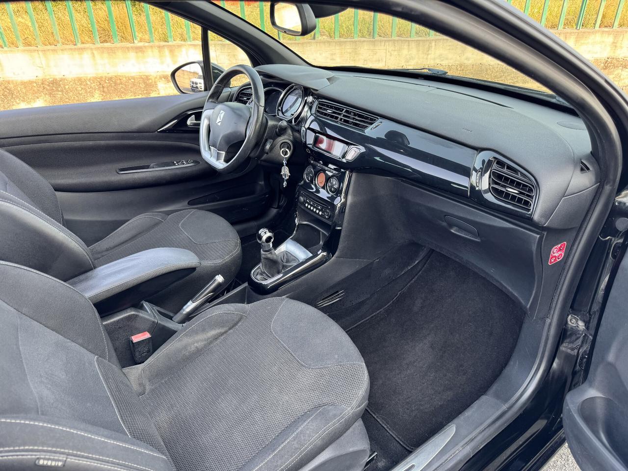 Ds DS3 DS 3 1.2 VTi 82 So Chic Cabrio