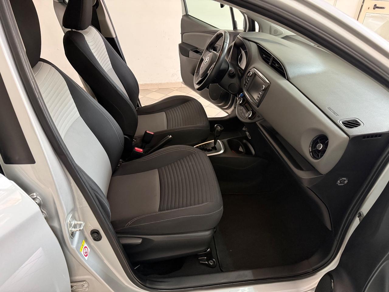 Toyota Yaris 1.5 Hybrid 5 porte Cool