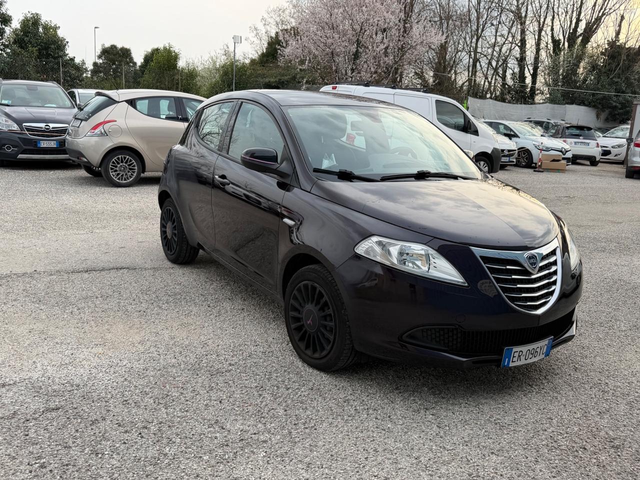 Lancia Ypsilon 1.2 69 CV Unyca