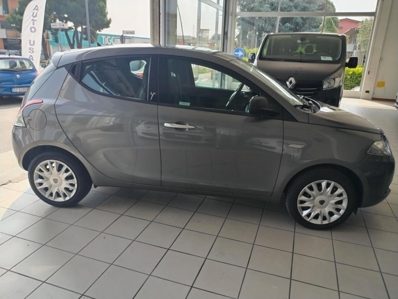Lancia Ypsilon 1.2 69 CV 5 porte Silver