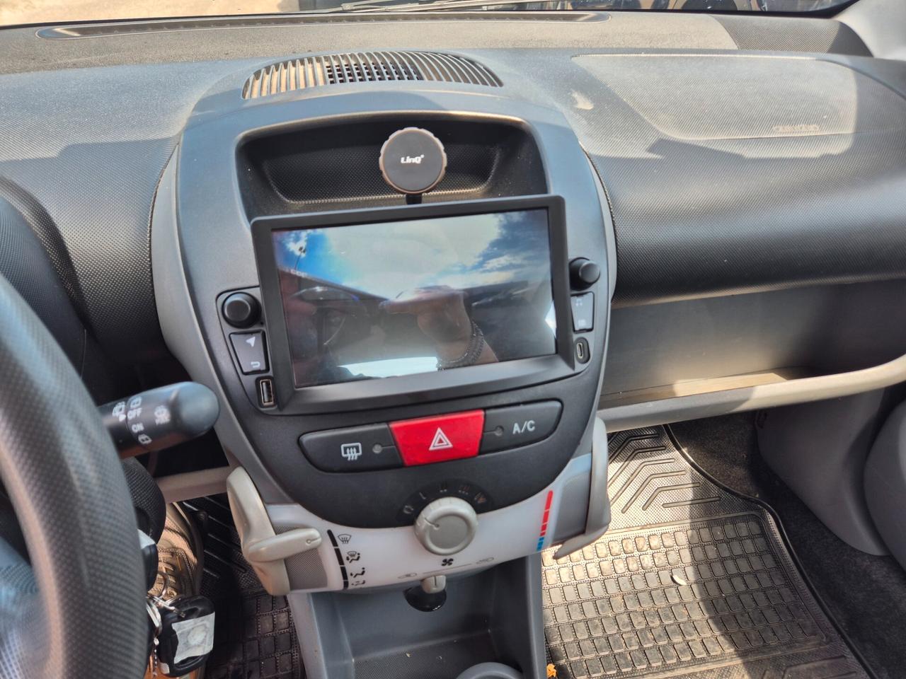 Toyota Aygo 1.0 12V VVT-i 5 porte Sol
