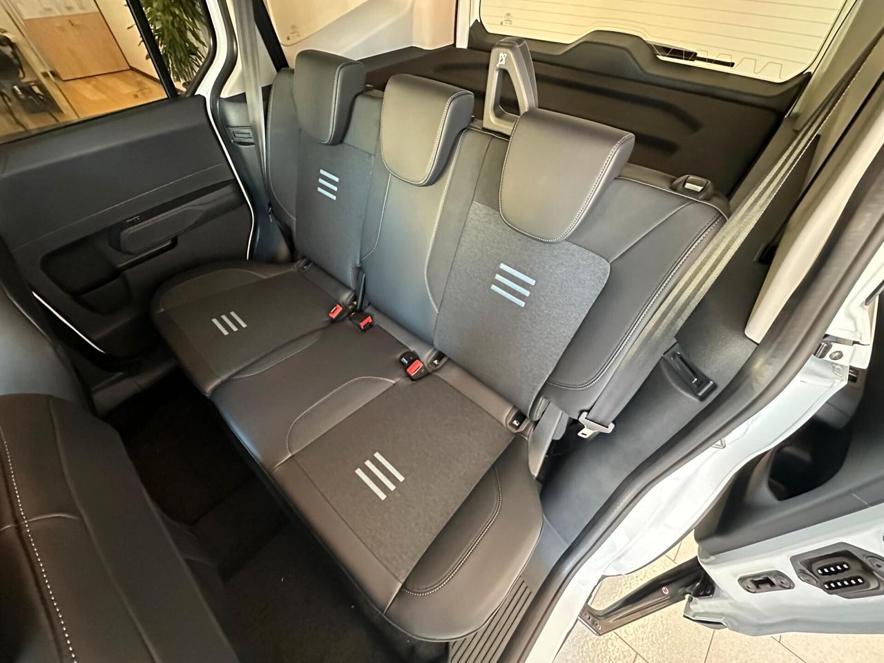 Ford Tourneo Courier 1.0 EcoBoost Powershift Titanium