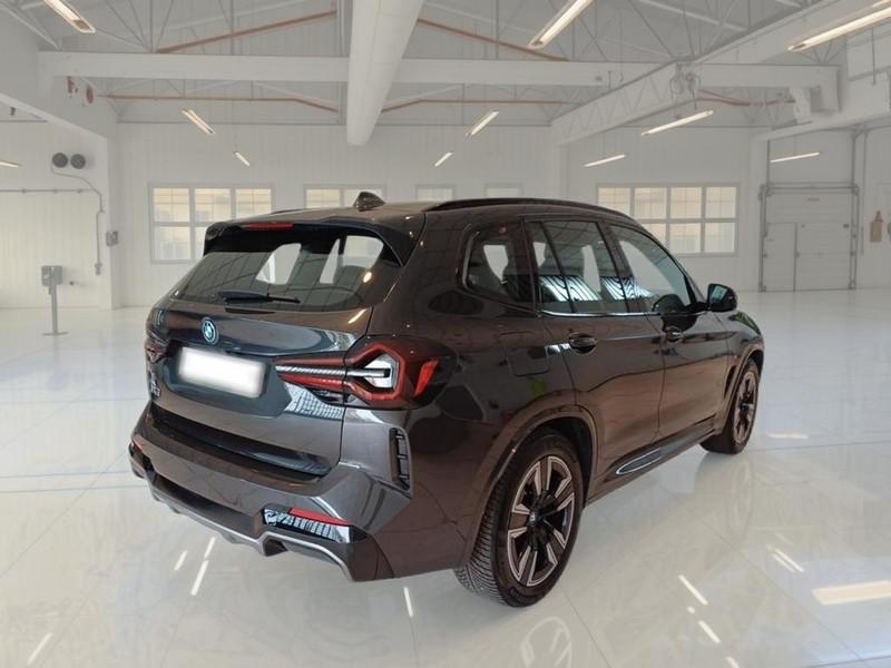 BMW 110 v Inspiring Auto