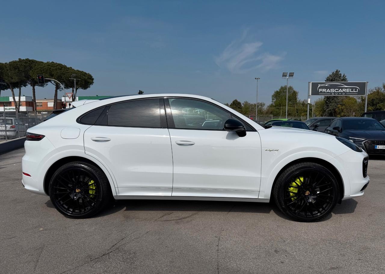 Porsche Cayenne Coupé 3.0 V6 E-Hybrid/tetto pan/scarico/pasm/bose