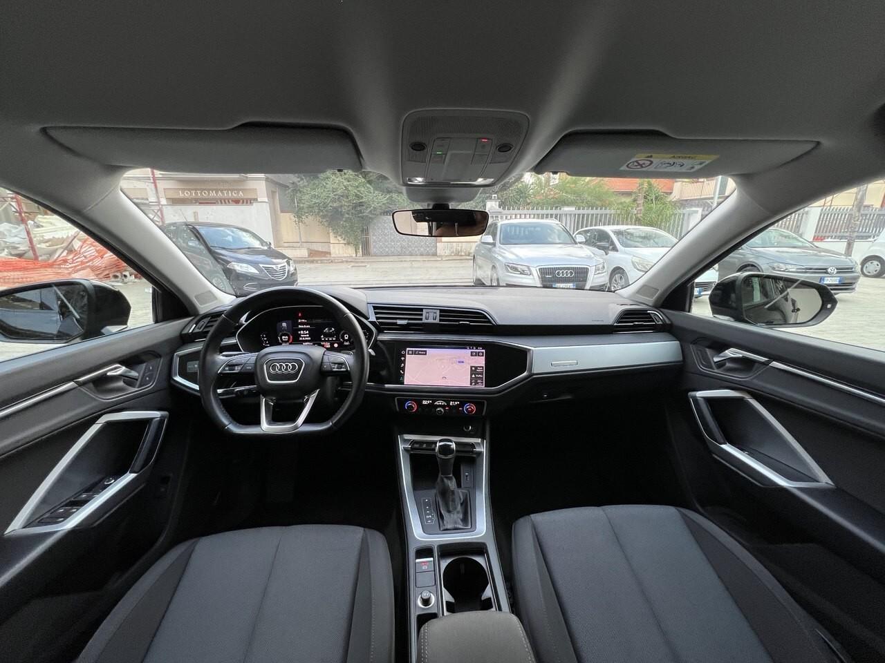 Q3 SPB 35 TDI Stronic Identity black
