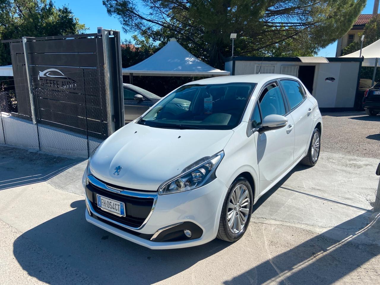 Peugeot 208 PureTech 82 5p. GPL Allure