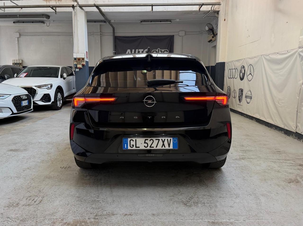 Opel Astra 1.2 Turbo 110 CV Elegance