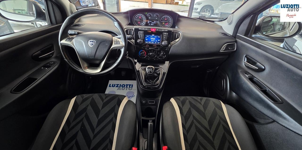 Lancia Ypsilon 1.2 69 CV 5 porte Gold