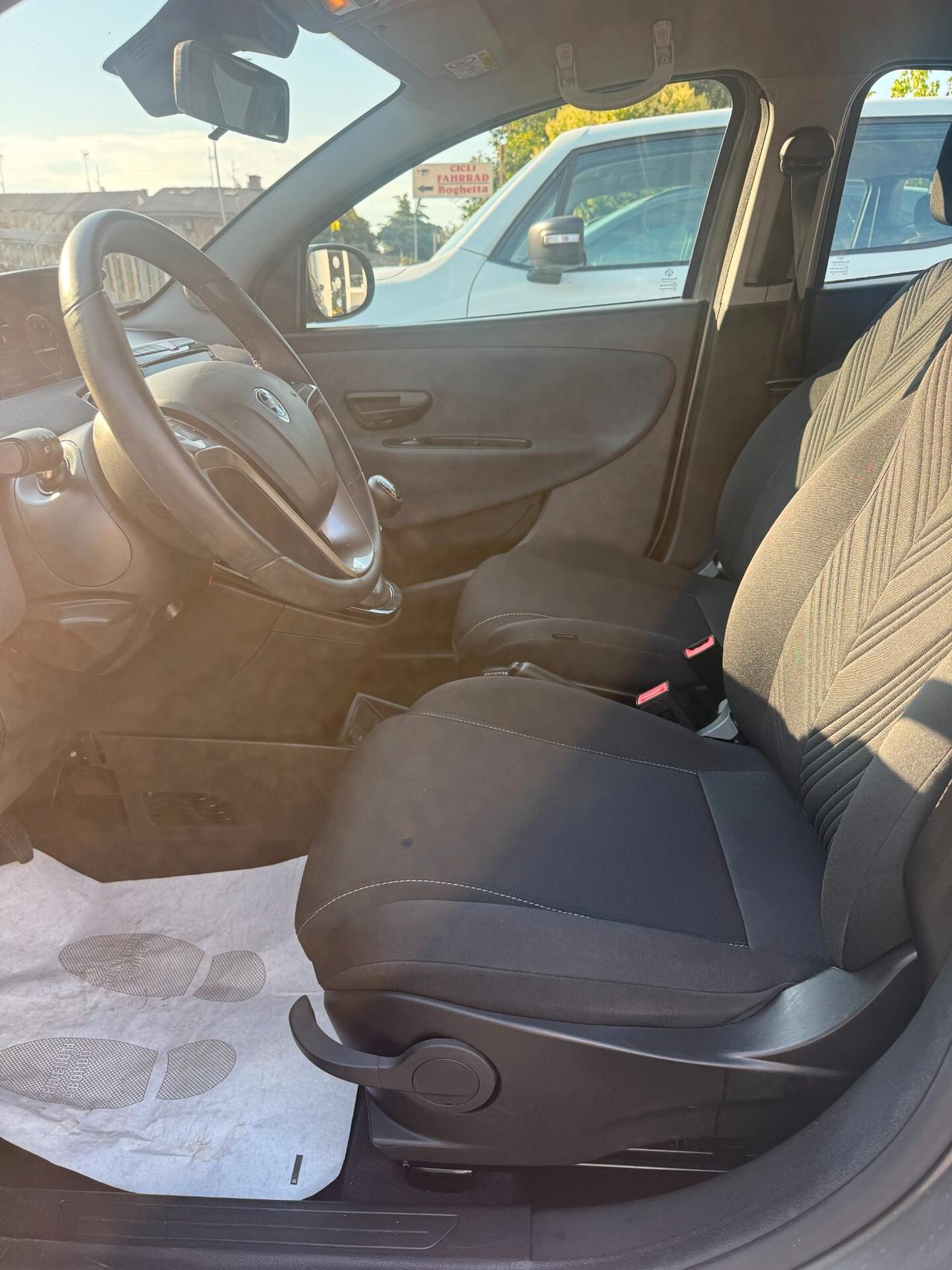 Lancia Ypsilon 1.0 FireFly 5 porte S&S Hybrid Gold NESSUN VINCOLO
