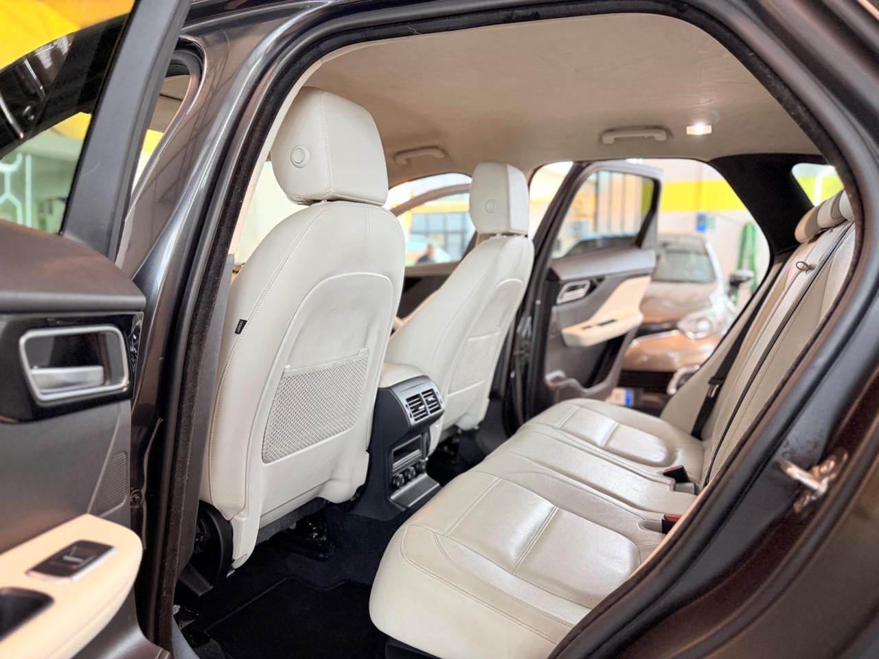 Jaguar F-Pace 2.0 D 180 CV AWD . Portfolio 2019