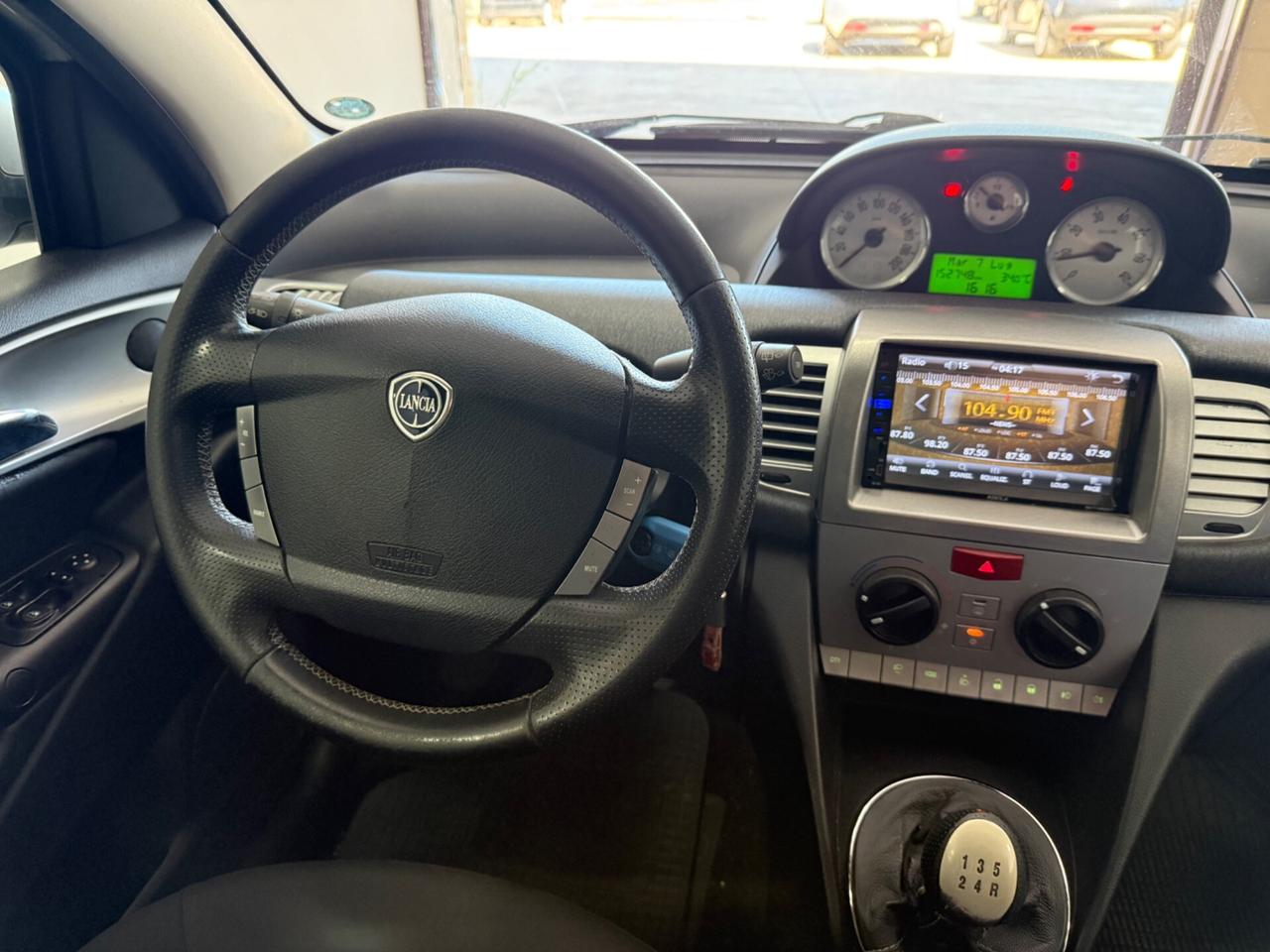 Lancia Ypsilon 1.3 MJT 75 CV Platinum