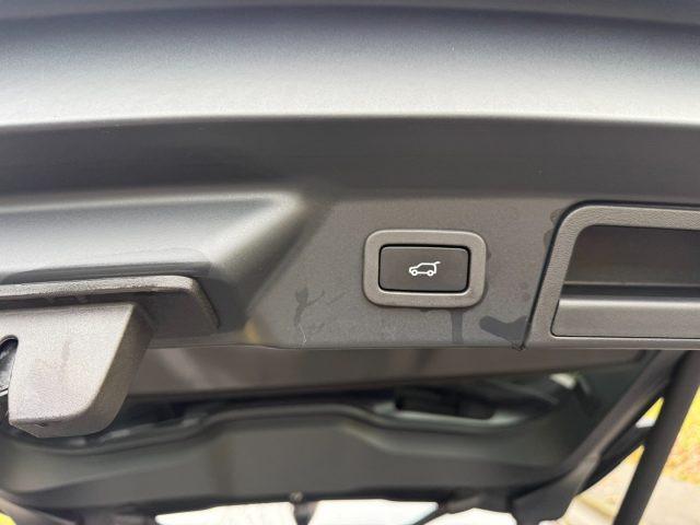 LAND ROVER Range Rover Velar 2.0 TD4 240 CV R-Dynamic S