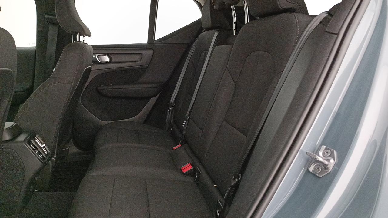 VOLVO XC40 1.5 t3 Momentum 163cv auto my21
