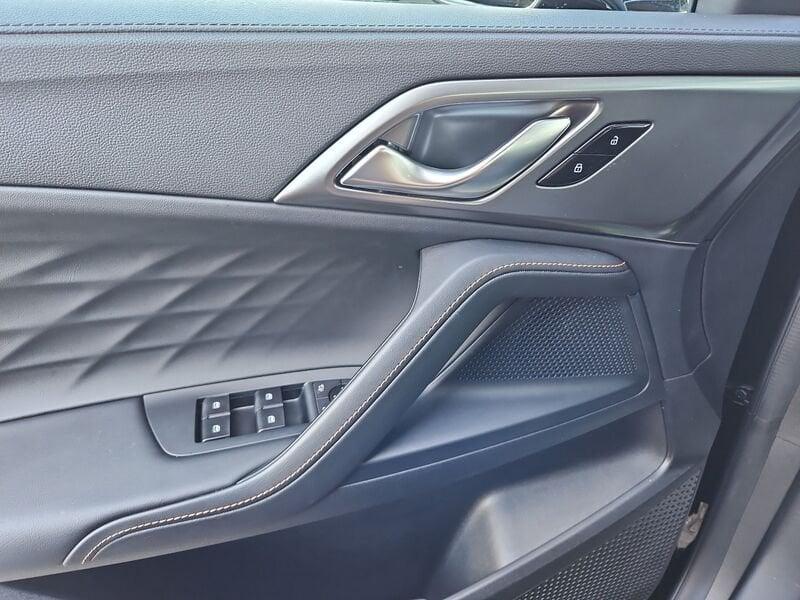 MG HS HS Plug-in Hybrid Luxury