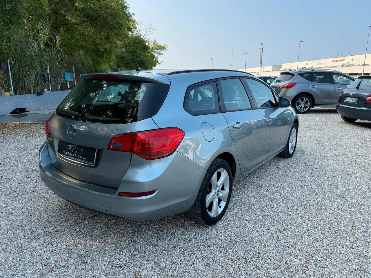 Opel Astra 1.4 100CV Sports Tourer Cosmo