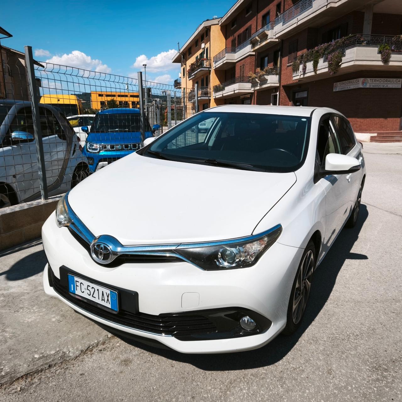 Toyota Auris 1.6 D-4D Lounge