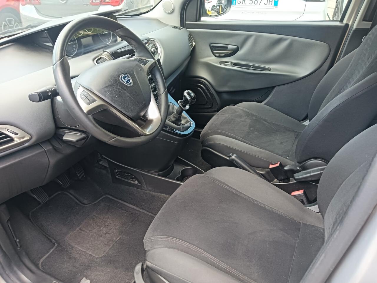 Lancia Ypsilon 1.2 69 CV 5 porte Gold