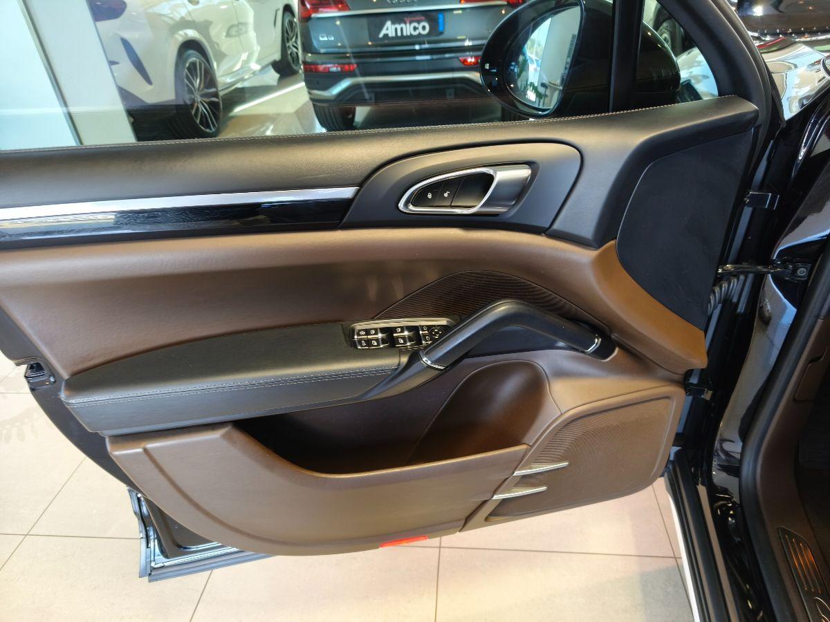 PORSCHE Cayenne 3.0 Diesel Platinum Edition Cerchi 21
