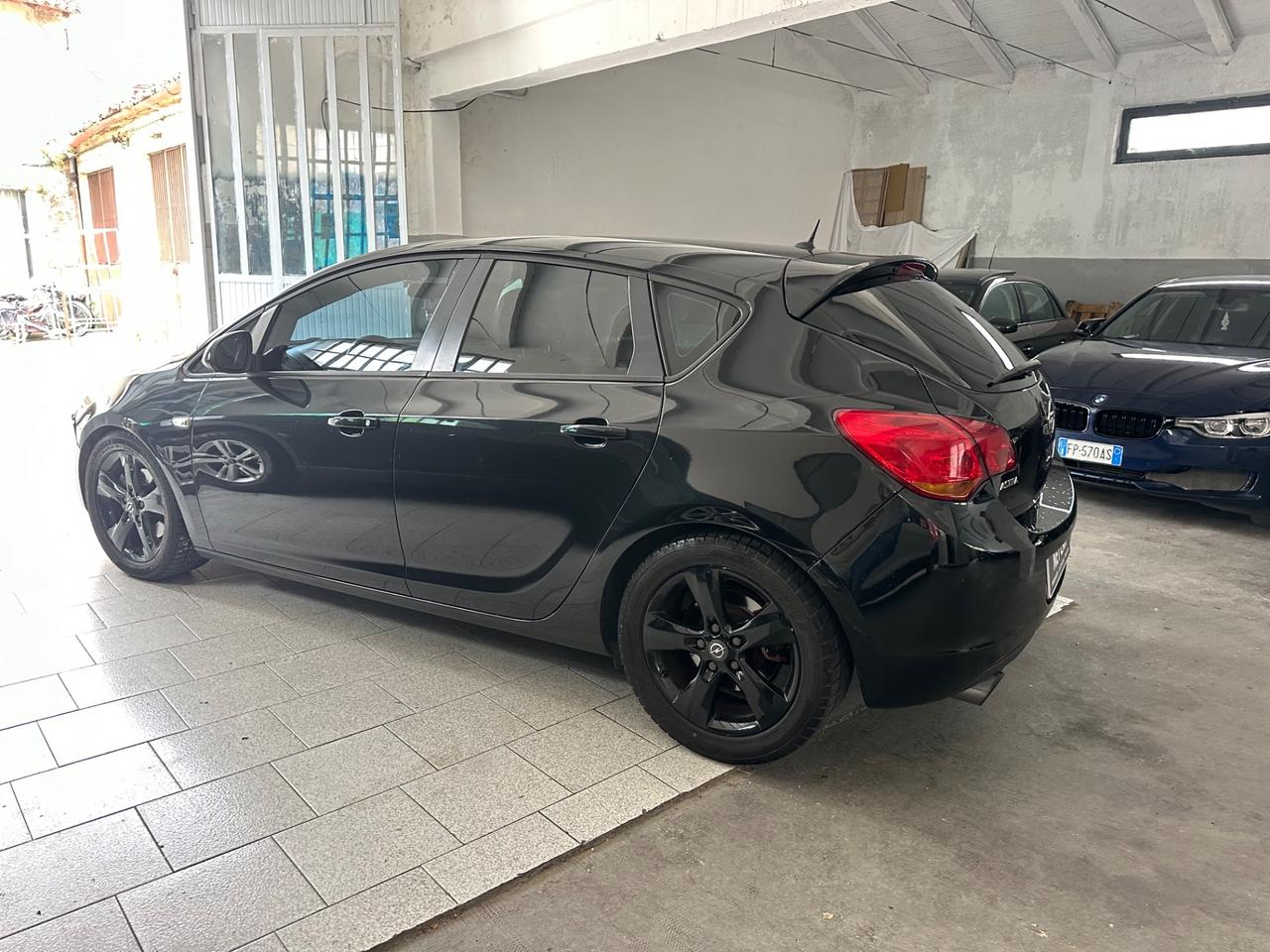 Opel Astra 1.7 CDTI 110CV EcoFLEX S&S 5 porte Cosmo