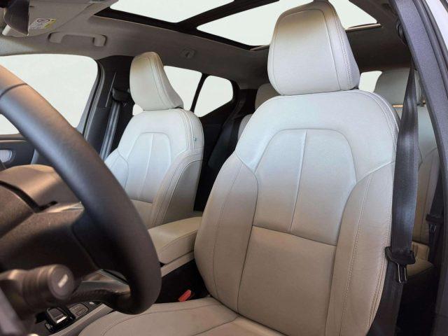 VOLVO XC40 D4 AWD MOMENTUM AUTOMATICA