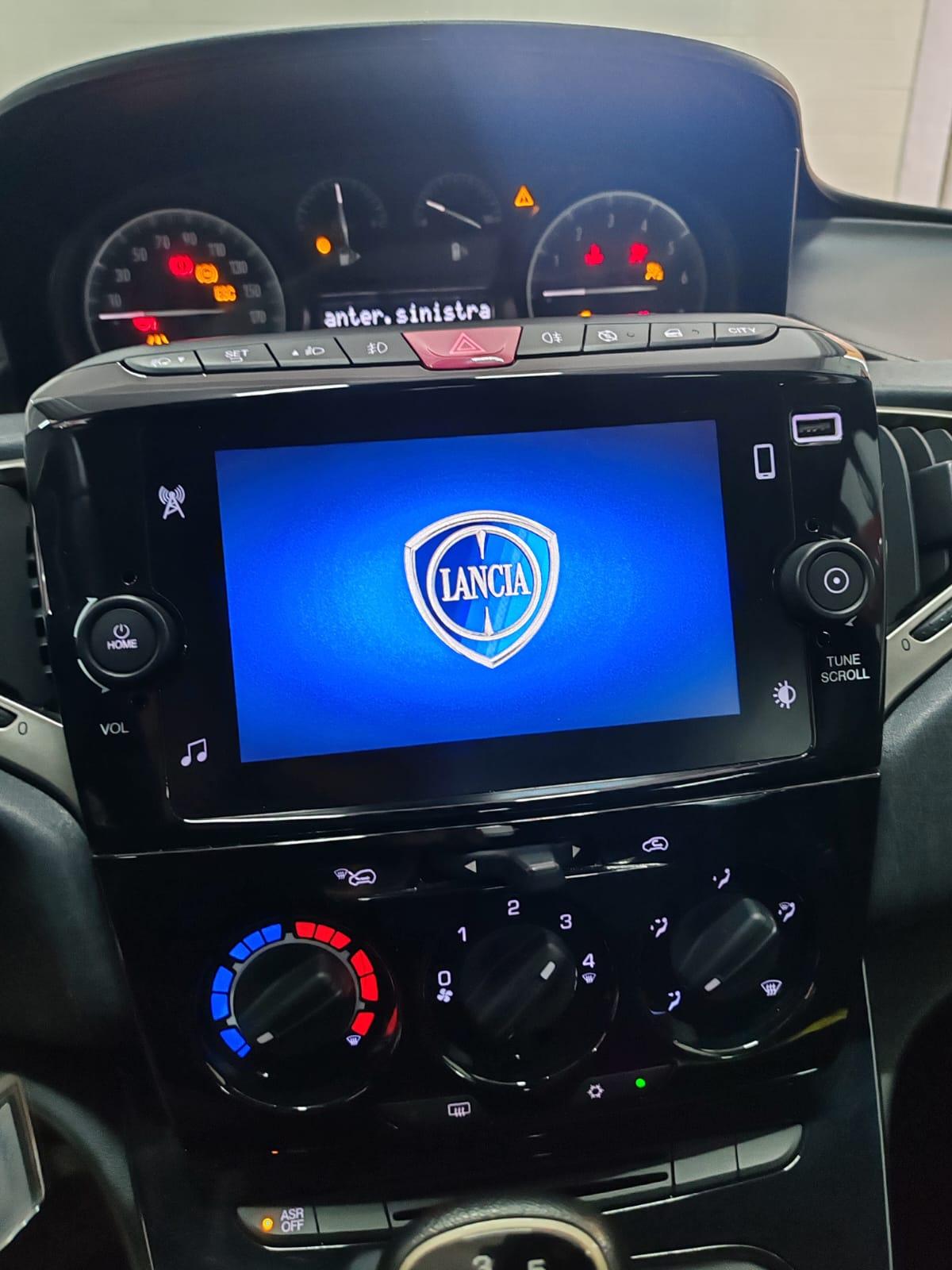 Lancia Ypsilon 1.0 firefly hybrid Gold s&s 70cv 5p.ti