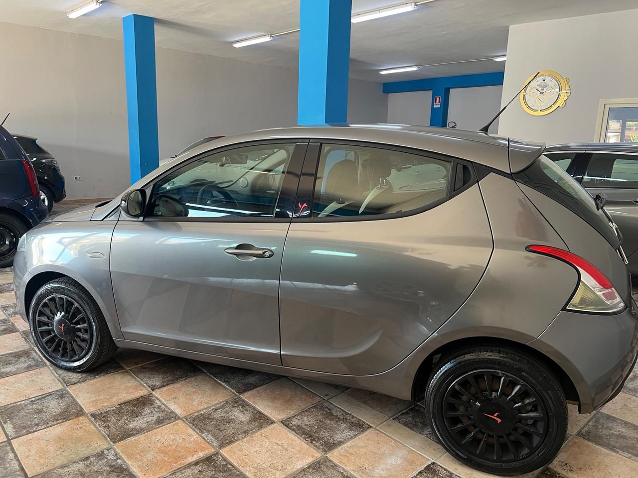 Lancia Ypsilon 1.2 69 CV 5 porte GPL CASA MADRE