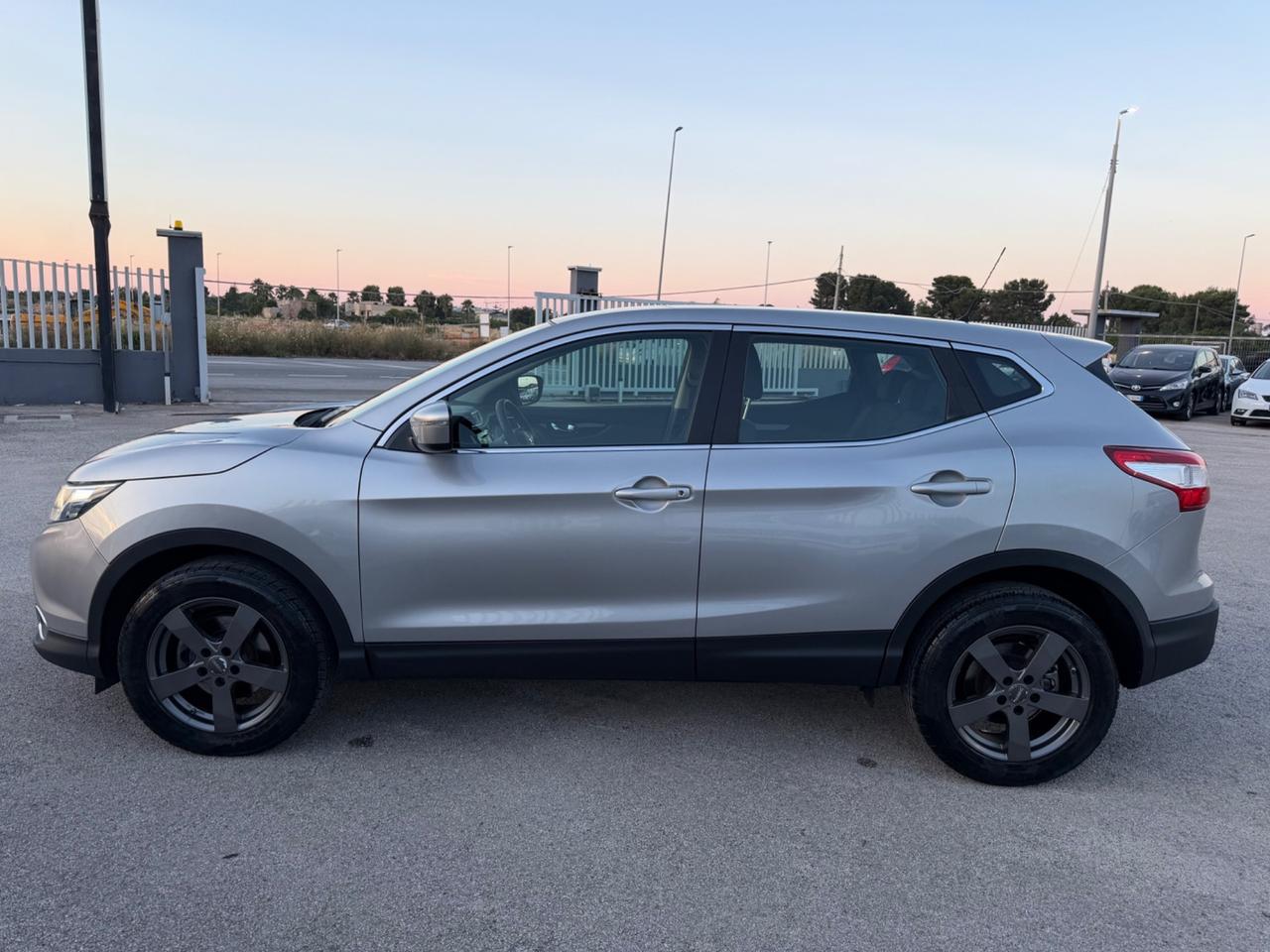 NISSAN QASHQAI 1.5 DCI 110 FUL LED NAVI RETRO MY15