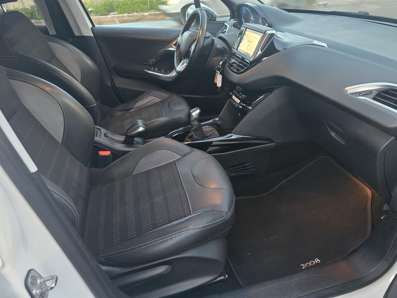 Peugeot 2008 BlueHDi 100 Allure