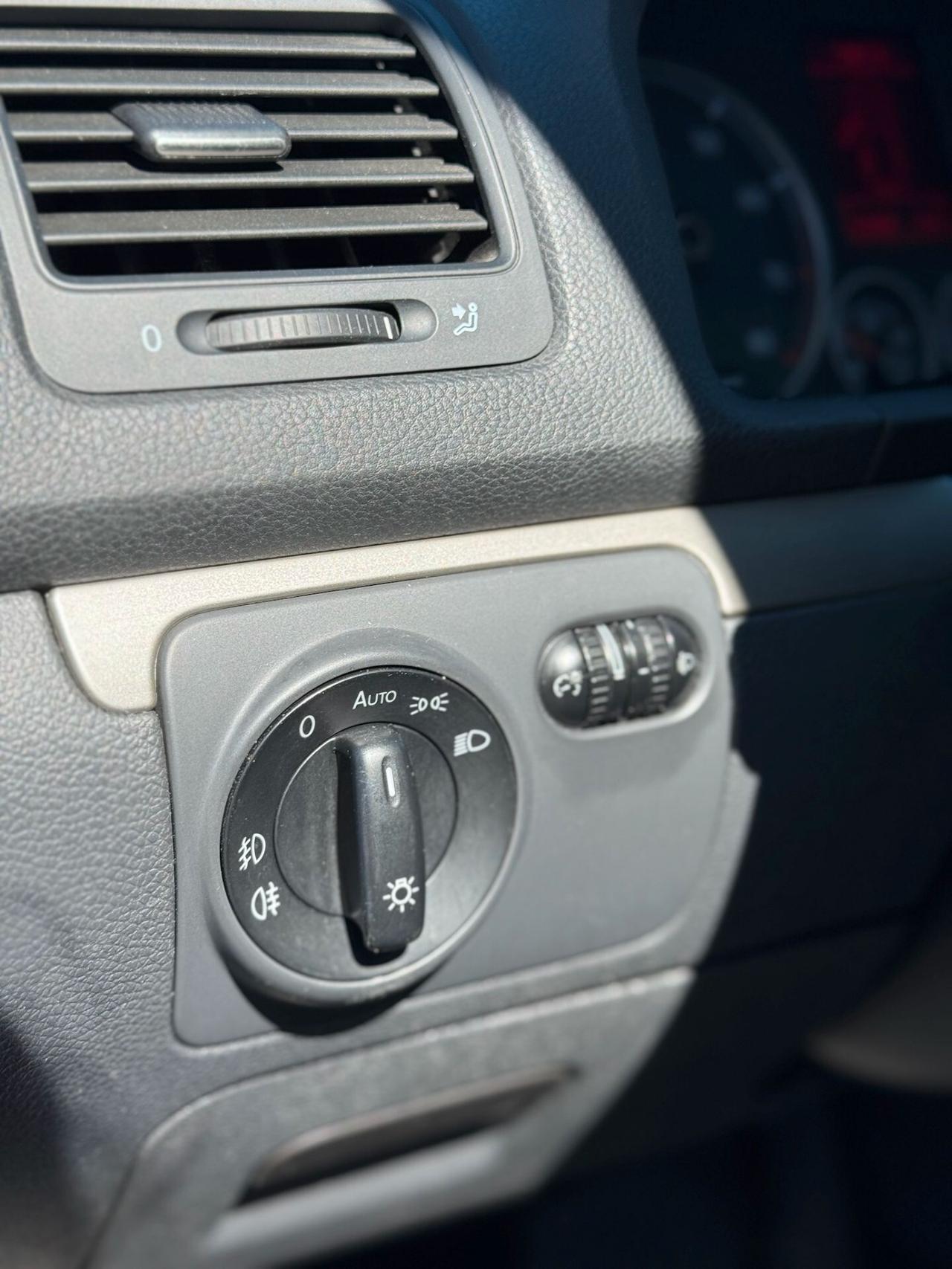 Volkswagen Golf 1.4 16V TSI 5p. DSG 7G x neopatentati