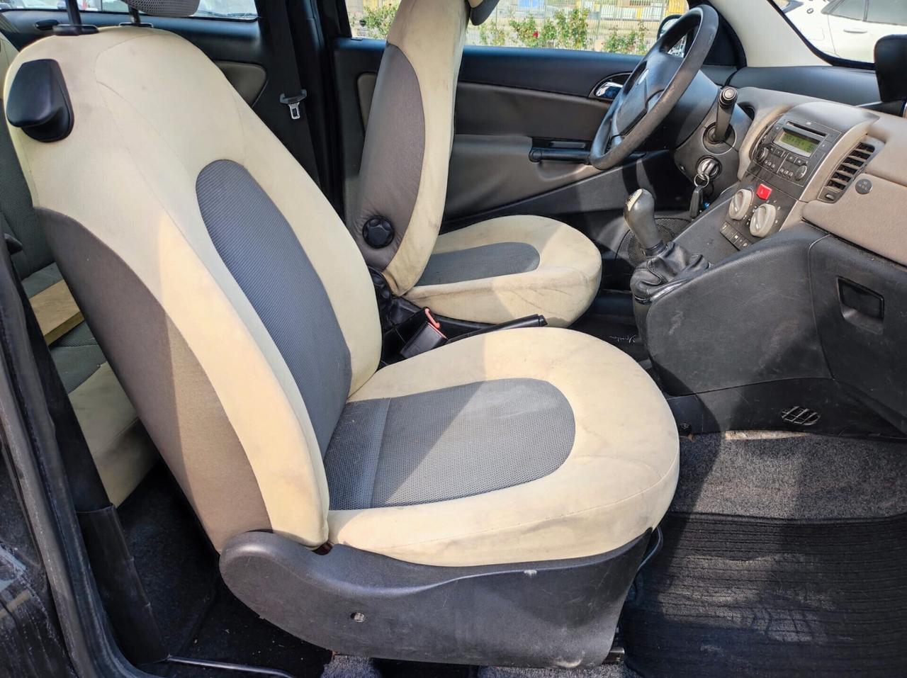 Lancia Ypsilon 1.3 MJT 75 CV Argento