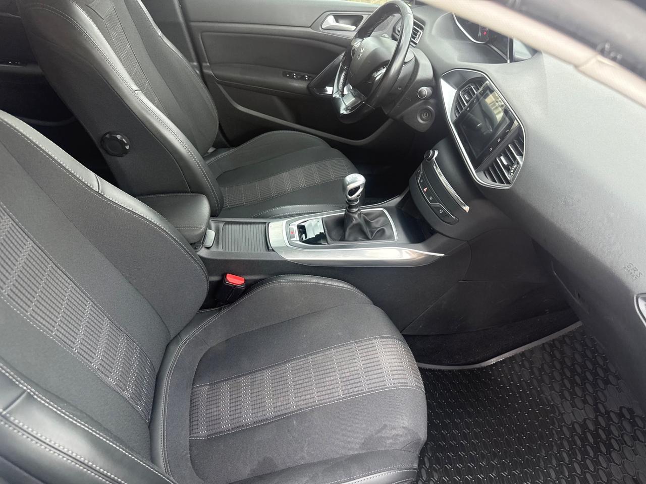 Peugeot 308 BlueHDi 130 S&S SW Allure