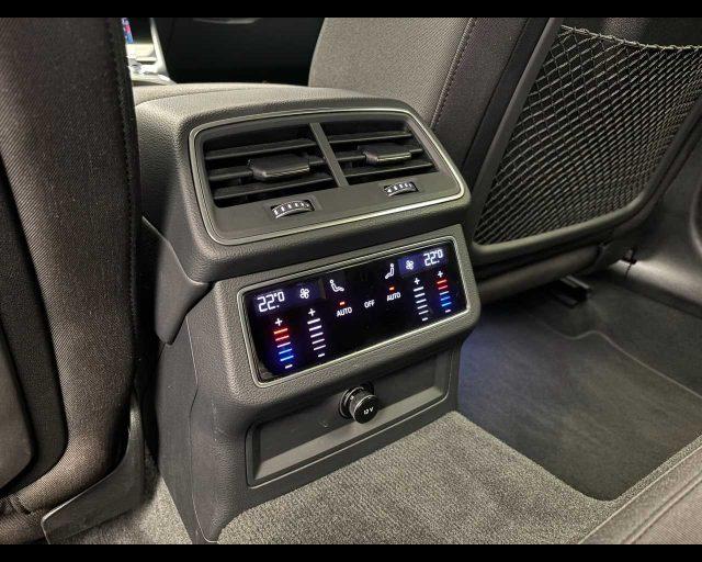 AUDI A6 Avant 40 2.0 TDI quattro ultra S tronic S line ed