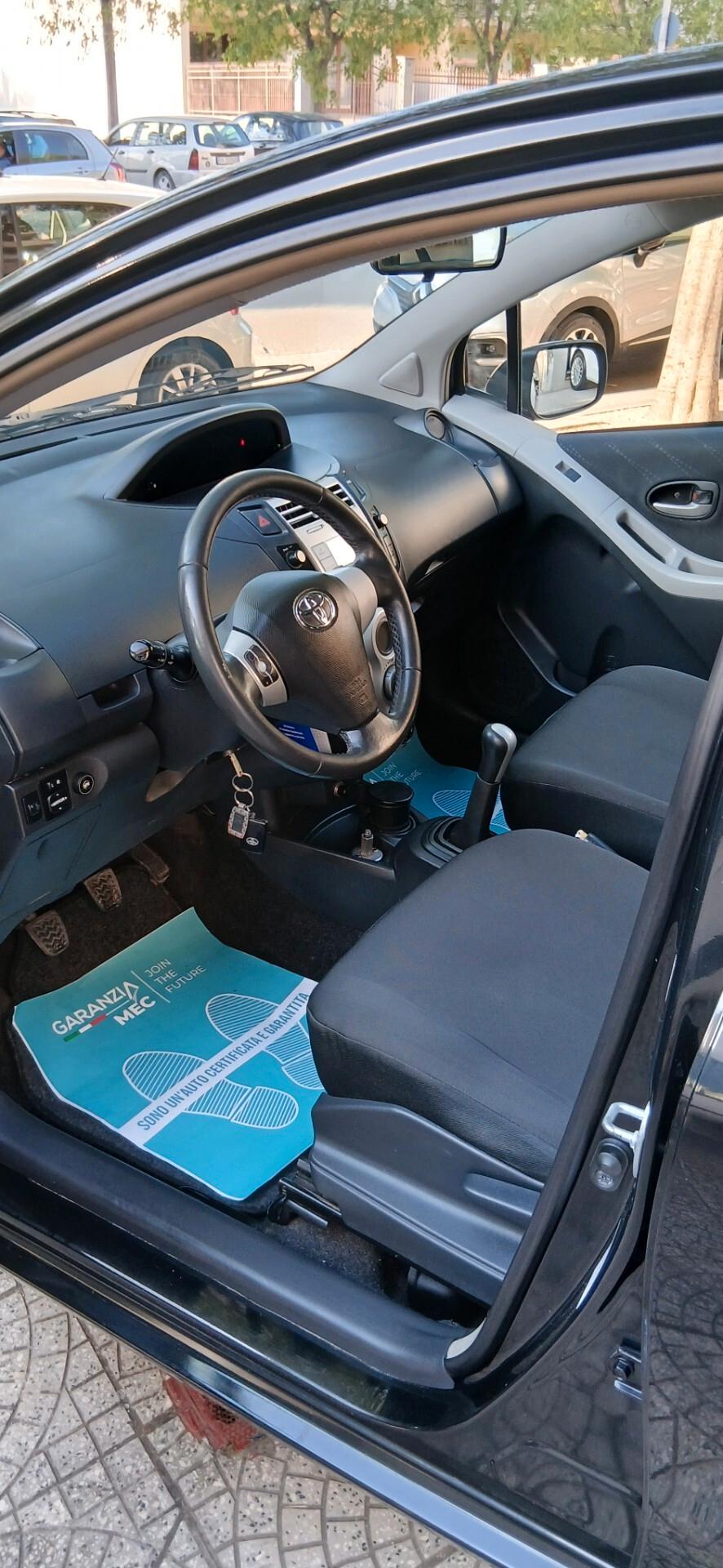 TOYOTA YARIS 1.0 GPL 5 PORTE PARI AL NUOVO