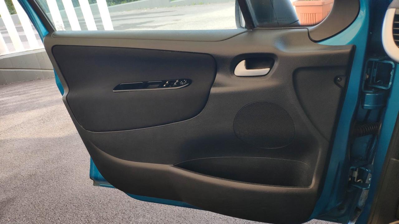 Peugeot 207 1.4 HDi 70CV 5p