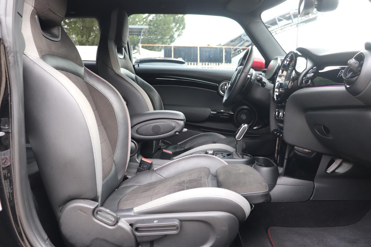 Mini 2.0 John Cooper Works Pat Moss Edition