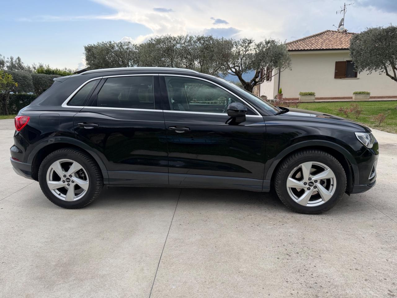 Audi Q3 35 TDI S tronic line edition