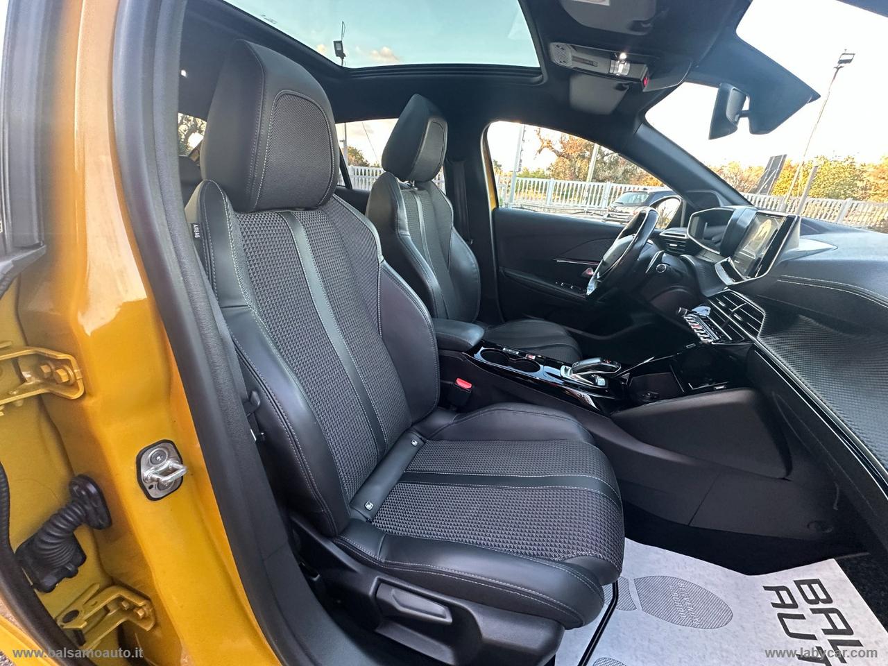 PEUGEOT 208 GT Line PANORAMA