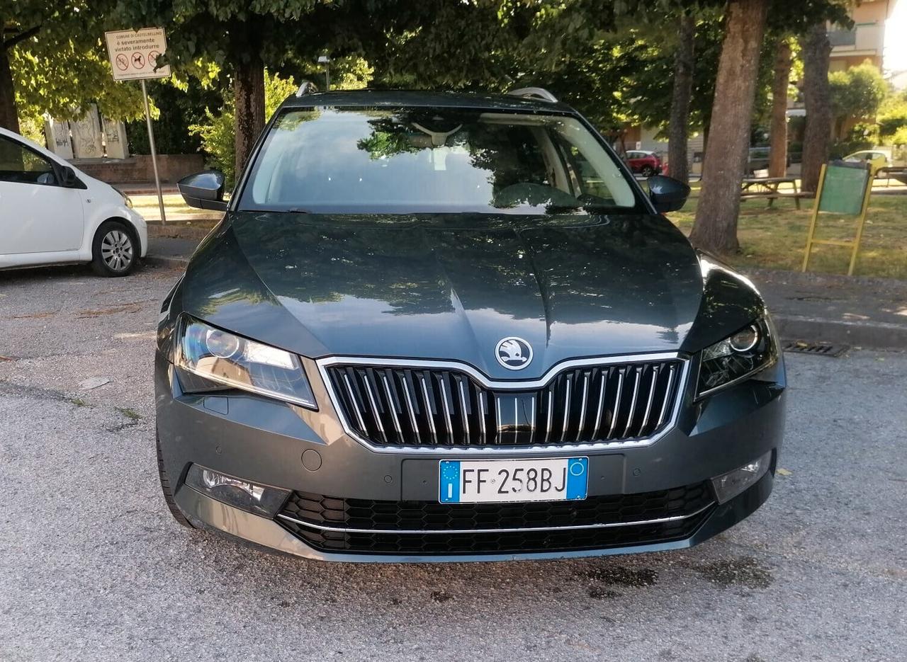 Skoda Superb 2.0 TDI DSG Wagon Executive