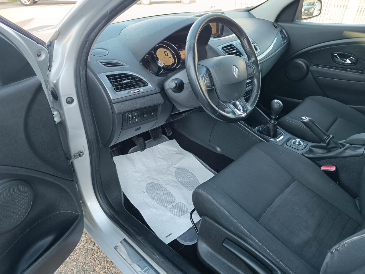 Renault Megane Mégane dCi 110CV EDC SporTour Limited
