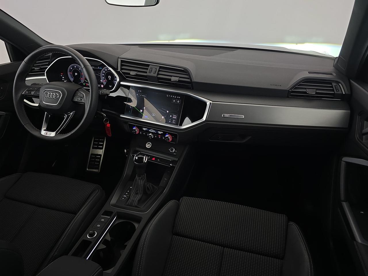 Audi Q3 35 2.0 tdi s line edition s-tronic