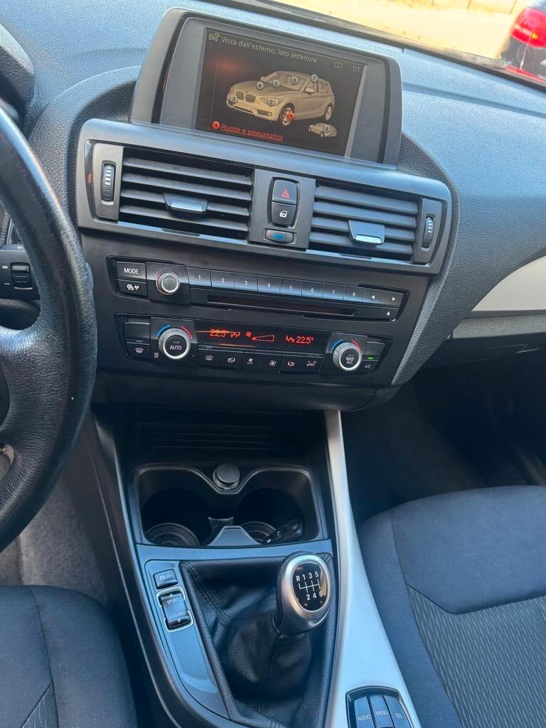 Bmw 118 2.0 2013 d 5p. Unique