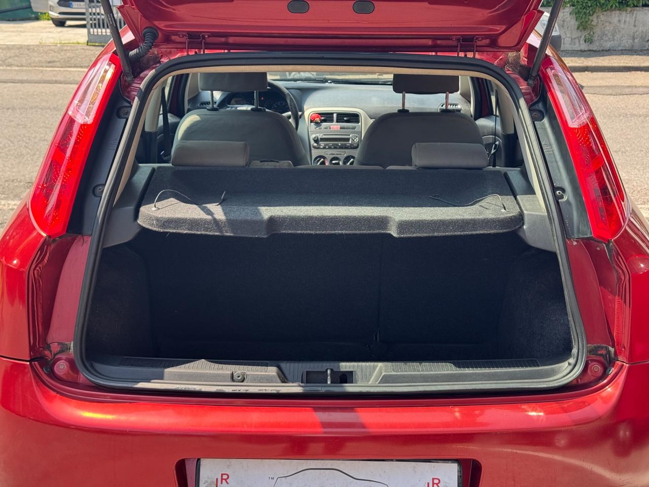 Fiat Grande Punto 1.2 5 porte Dynamic gpl scade 2034