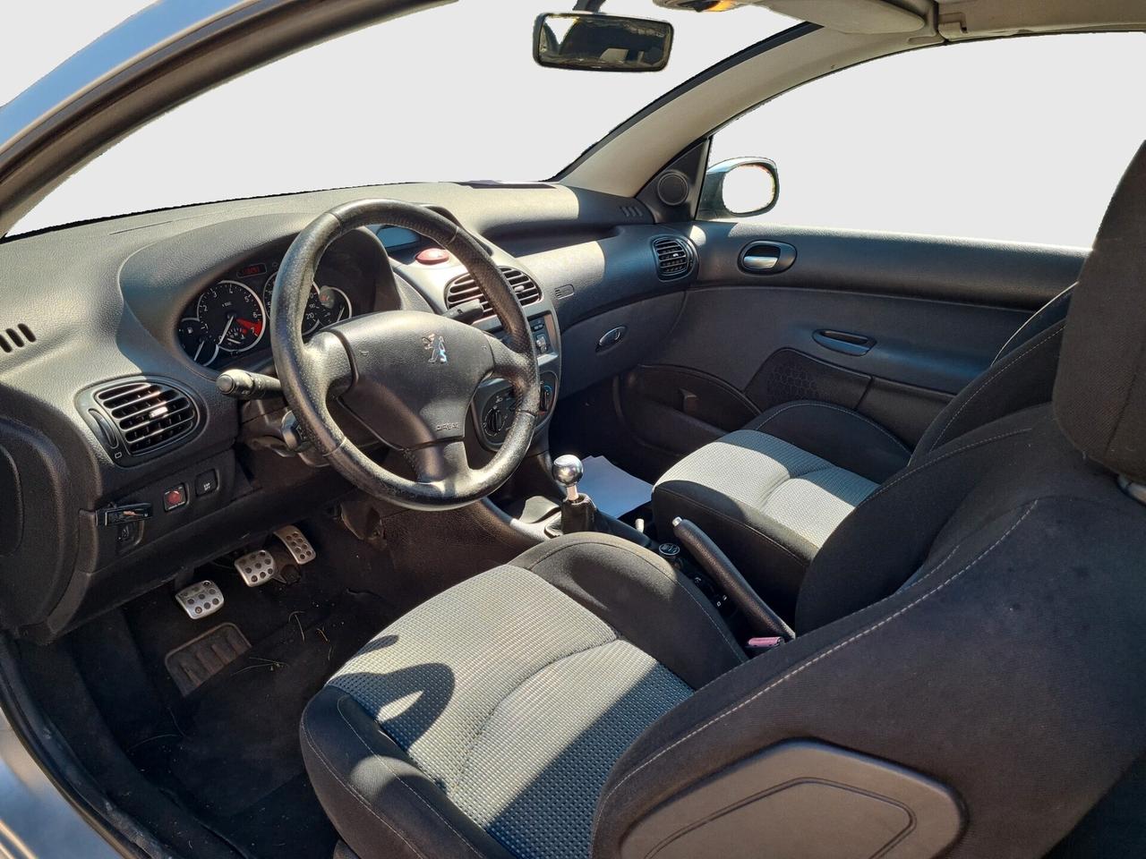 Peugeot 206 1.6 16V CC Enfant Terrible