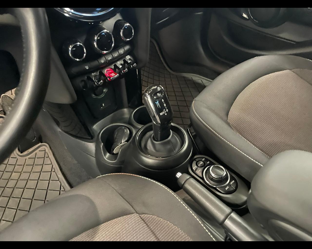 MINI Mini 5 porte (F55) - Mini 1.5 Cooper Classic 5 porte