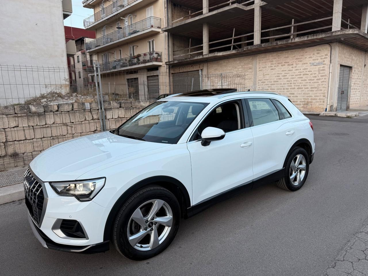 Audi Q3 35 TDI quattro S tronic/TETTO/PELLE/FULL