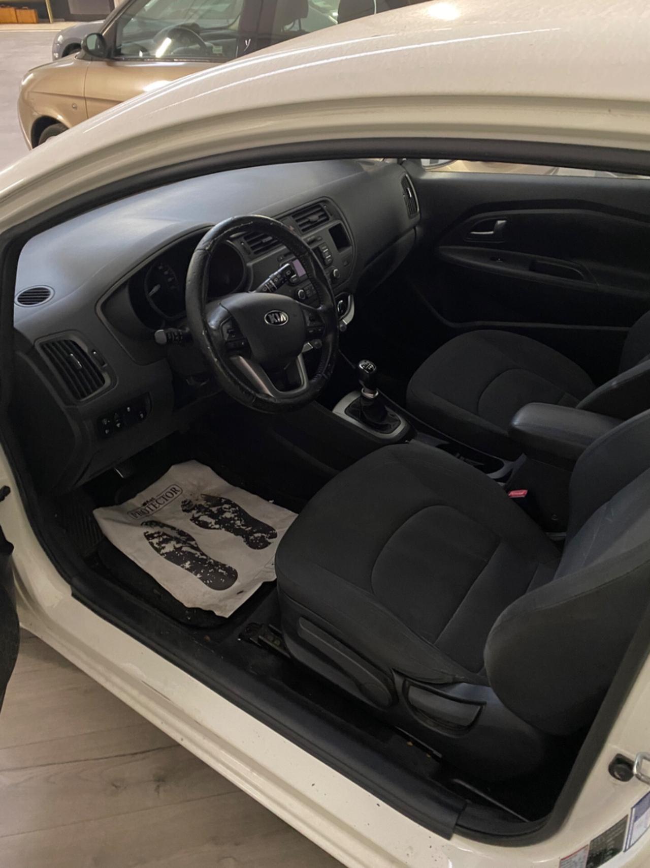 Kia Rio 1.1 CRDi WGT 3p. EX