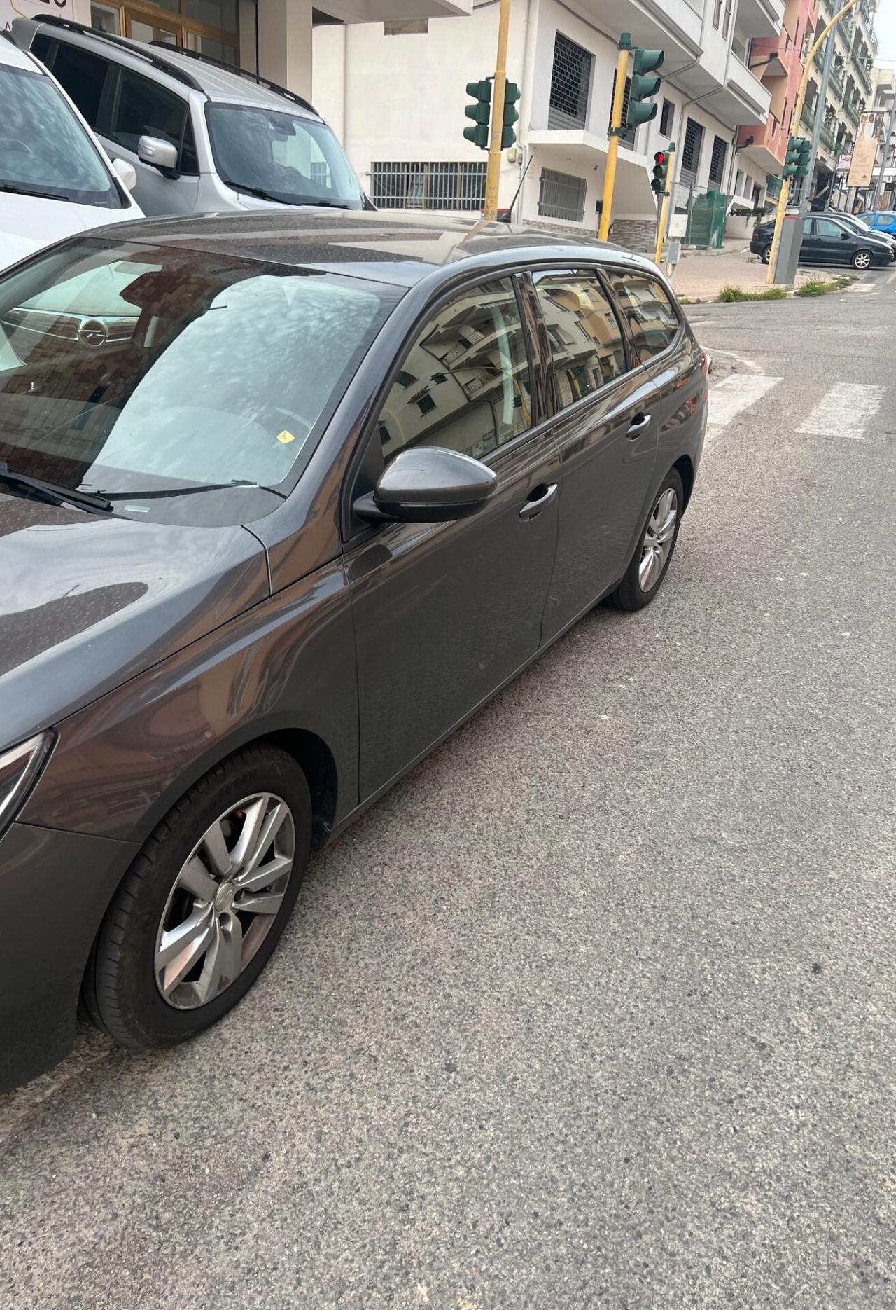 Peugeot 308 BlueHDi 130 S&S EAT8 SW Active