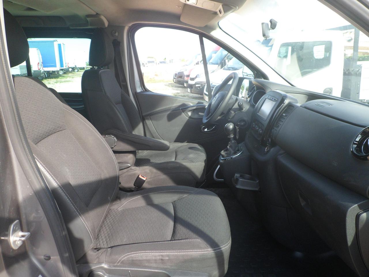 Opel Vivaro 9 posti maxi