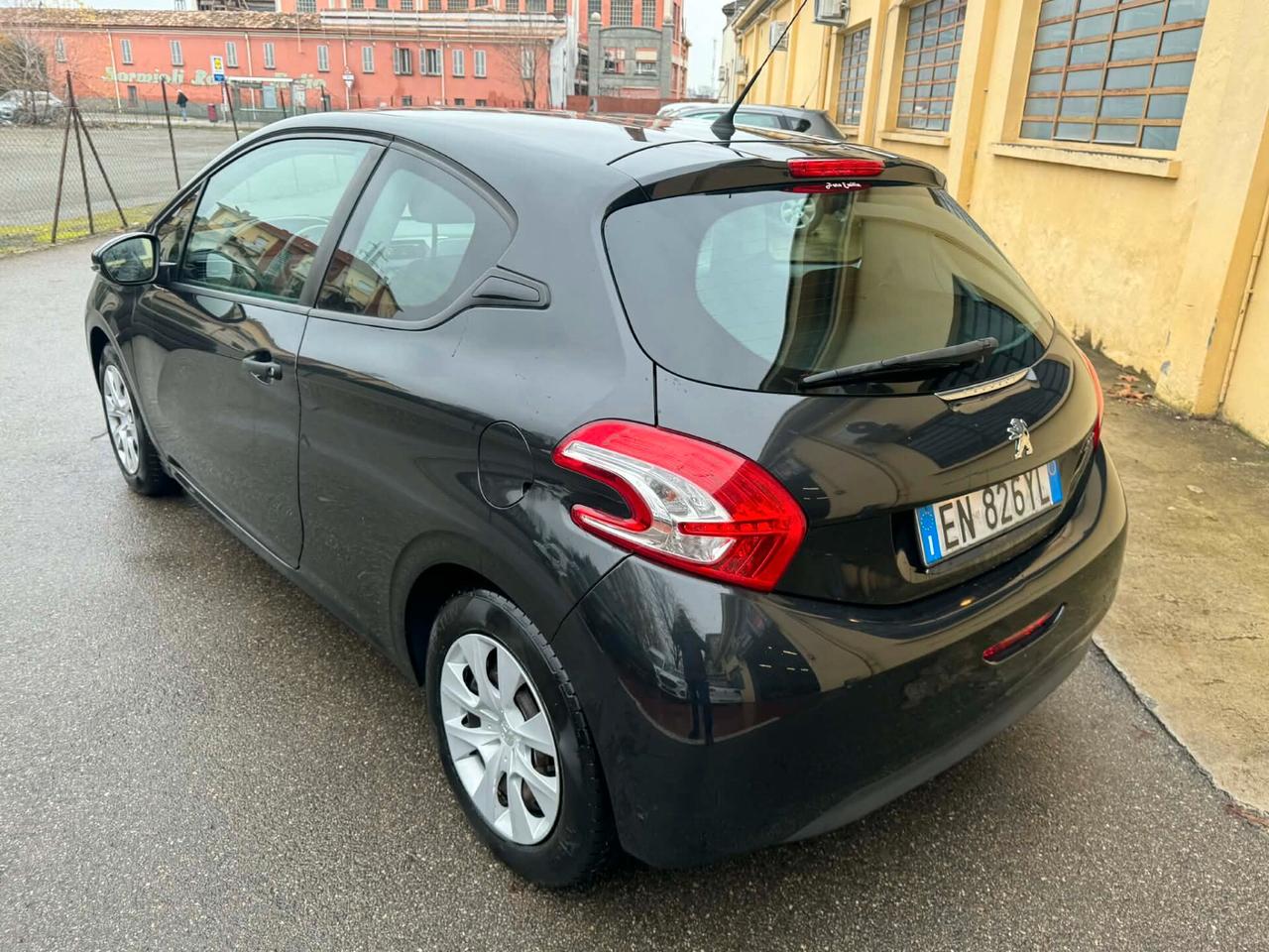Peugeot 208 Anno 2012 1.2 Benzina 62.000 KM
