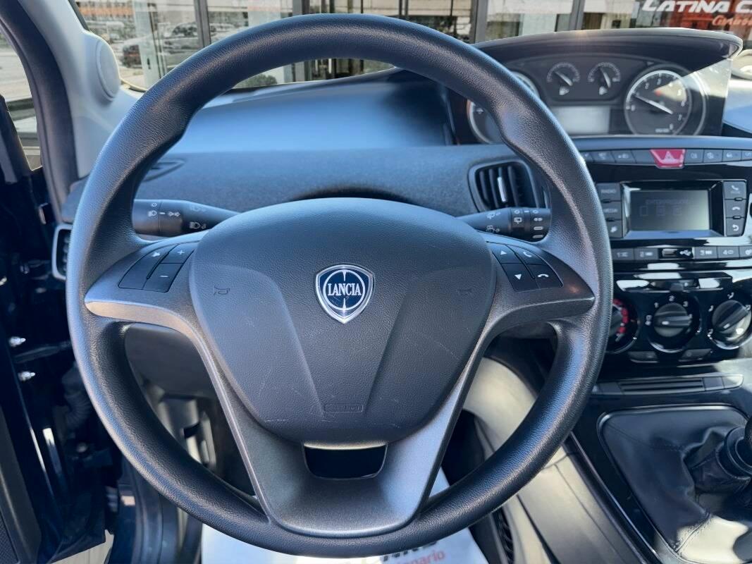 Lancia Ypsilon III 1.0 firefly hybrid Silver s&s 70cv